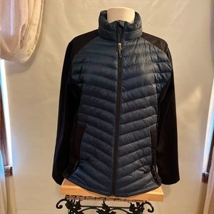 32 Degree Heat lightweight puffer jacket. Bluish-green with black arms. Size XL